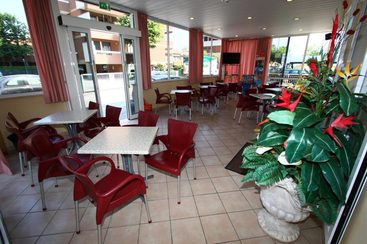 Hotel Arena Rimini Exterior foto